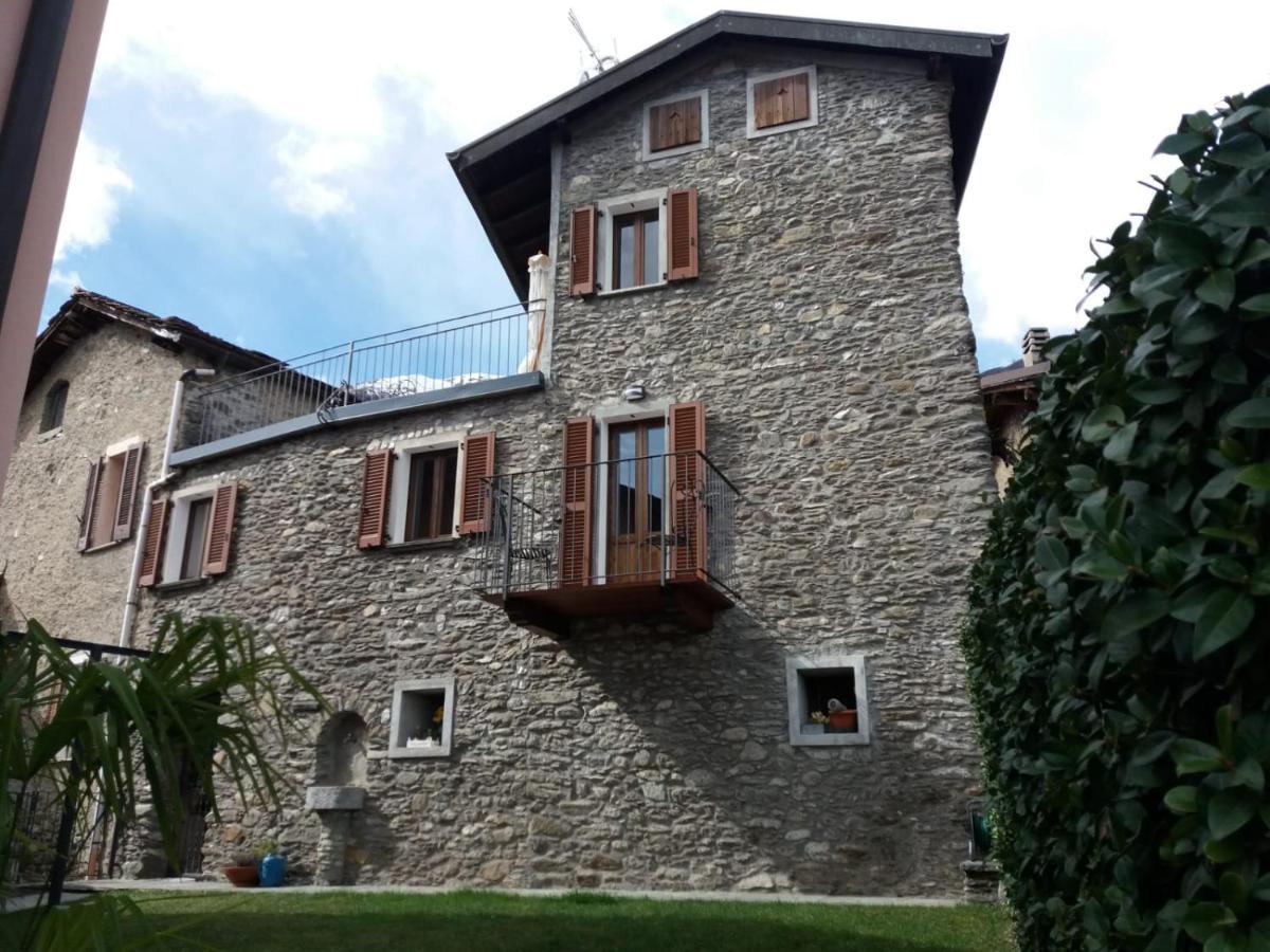 Independent Stone House With Lake View Musso Kültér fotó