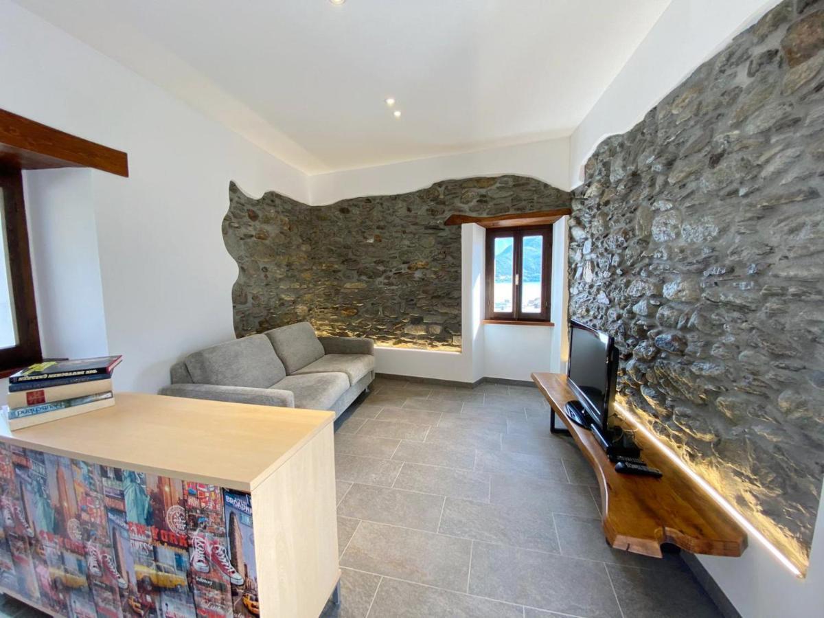Independent Stone House With Lake View Musso Kültér fotó