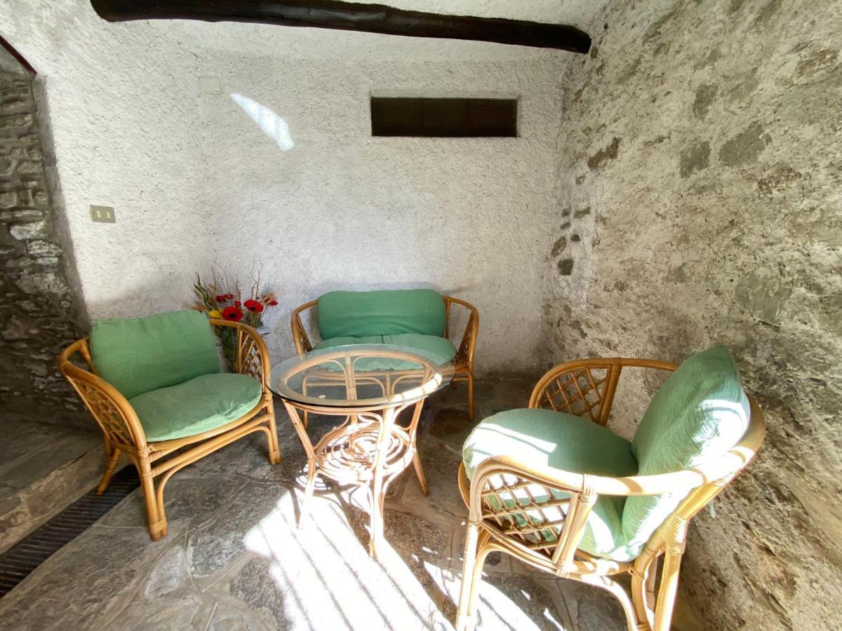 Independent Stone House With Lake View Musso Kültér fotó