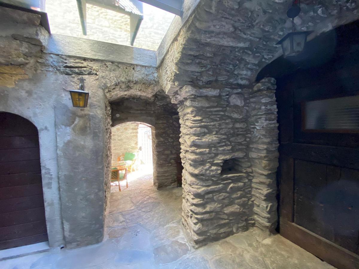 Independent Stone House With Lake View Musso Kültér fotó